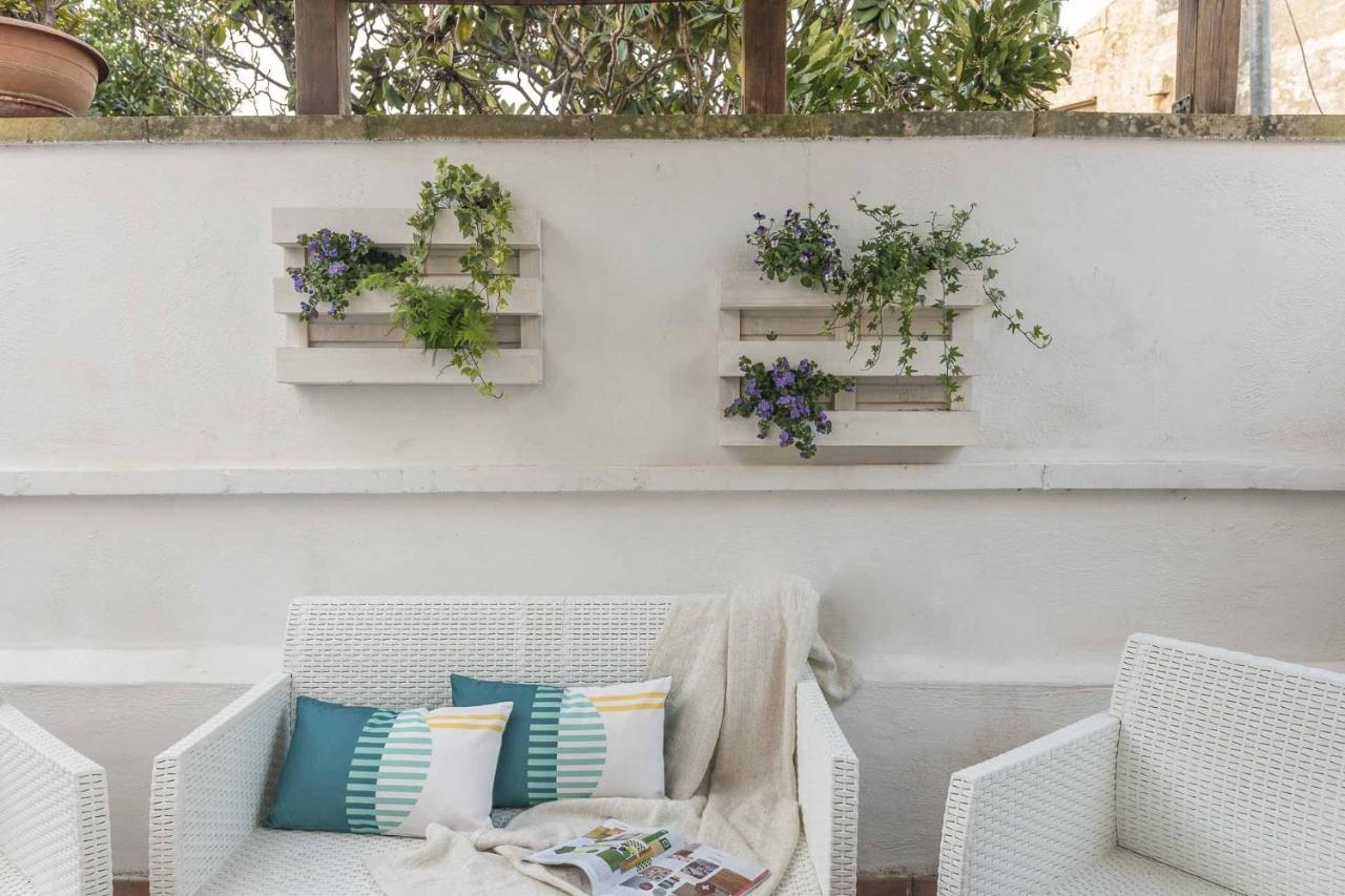 Terzo Campanello - Terrazza Nel Centro Storico Apartamento Lecce Exterior foto